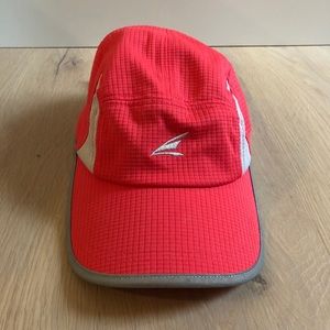 FREE with purchase // LAUF running/cycling hat